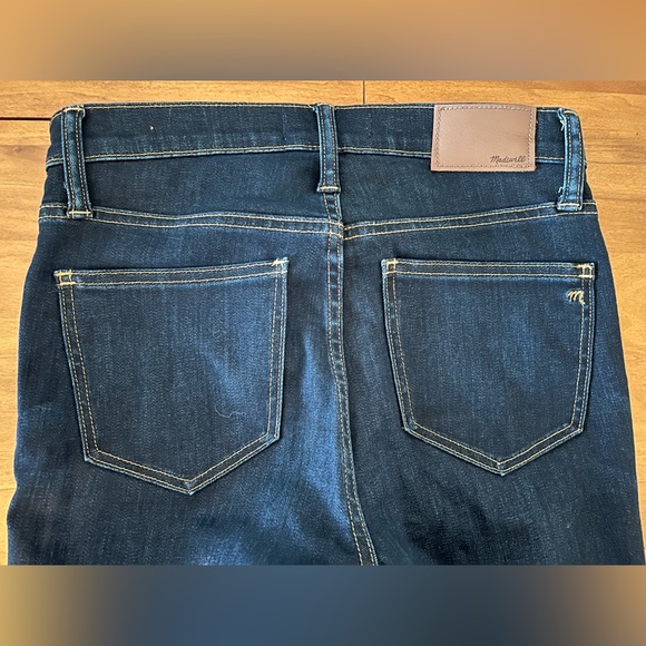 Madewell 9" Mid-Rise Skinny Jeans in Larkspur Wash: TENCEL Denim. Size 26. - Picture 10 of 12